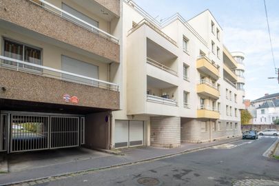 Parking Place de l'Édit de Nantes - rue Guichen