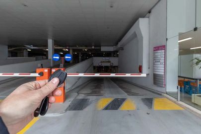 Parking Métro Esplanade de La Défense - rue Bellini - Puteaux