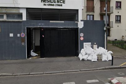 Parking Tramway Hôpital Delafontaine - Luigi stadium - avenue Paul Vaillant Couturier - Saint Denis