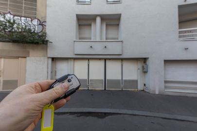 Parking Métro Pyrénées - rue de L'Équerre - Paris 19