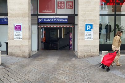 Parking Métro Mabillon - rue Lobineau - Paris 6