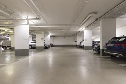 Parking Métro Franklin D. Roosevelt - avenue Matignon - Paris 8