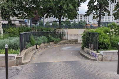 Parking Métro place des Fêtes - rue Louise Thuliez - Paris 19