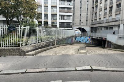 Parking Métro Château Landon - rue Robert Blache - Paris 10