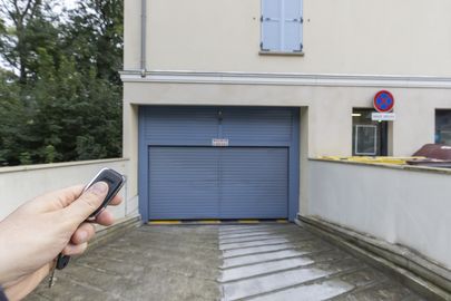 Parking 1458 rue louis blériot - Buc