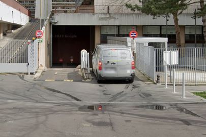Parking cars FR Fourriere Chevaleret - rue Jeanne D'arc - Paris 13
