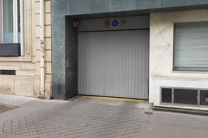 Parking Métro Villiers - 82 boulevard Malesherbes - Paris 8