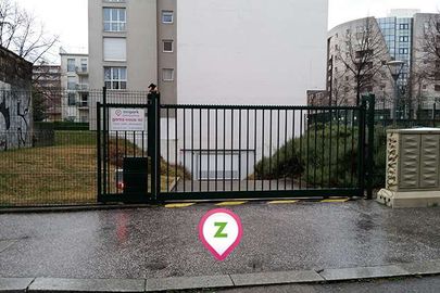 Parking Lyon - Villon - Mairie du 8e