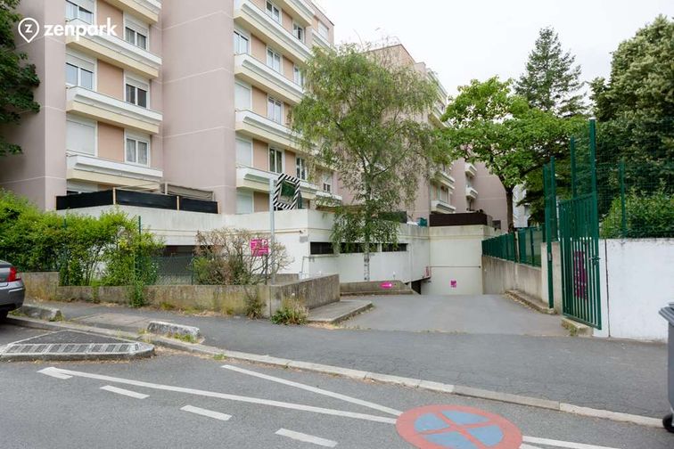 Nanterre - Espace Chevreul - Théâtre Nanterre-Amandiers - Parking réservable en ligne - Nanterre