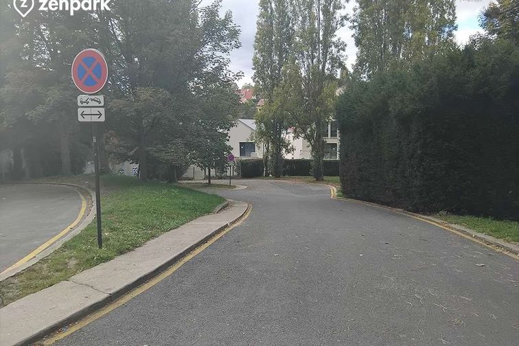 Saint-Germain-en-Laye - Fourqueux Bel Air - P4 - Parking réservable en ligne - Saint-Germain-en-Laye