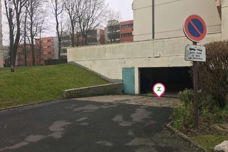 Villeneuve-d'Ascq - Hôtel de Ville - V2 - Parking réservable en ligne - Villeneuve-d'Ascq