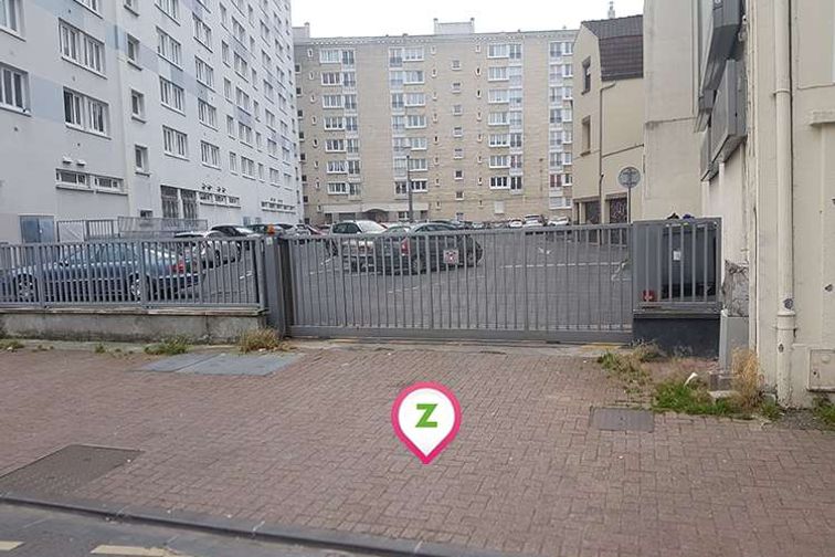 Lille - Gare de Lille Flandres - Mairie - Parking réservable en ligne - Lille