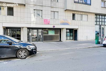 Parking Paris - Pernety - Église Notre-Dame-du-Travail