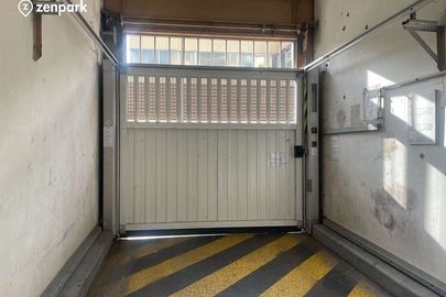 Parking Paris - Porte de Montreuil - Hôpital Diaconesses Croix Saint-Simon