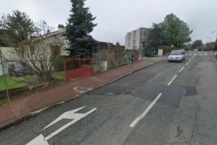 Saint-Germain-en-Laye - Mairie de Fourqueux - Gare de Saint-Germain-en-Laye Bel-Air - Parking réservable en ligne - Saint-Germain-en-Laye