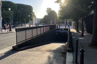 Parking Serres du Jardin du Luxembourg - place André Honnorat - Paris 6