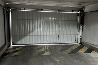 Parking RER La Plaine-Stade de France - avenue Henri Rol Tanguy - Saint Denis