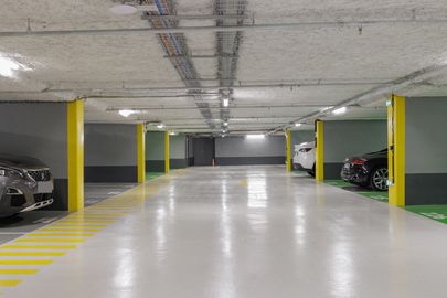 Parking Métro Pereire - rue Pierre Demours - Paris 17