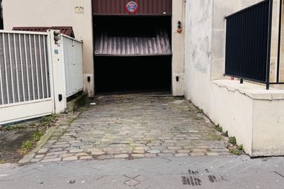 Parking Métro Lourmel - rue de Lourmel - Paris 15