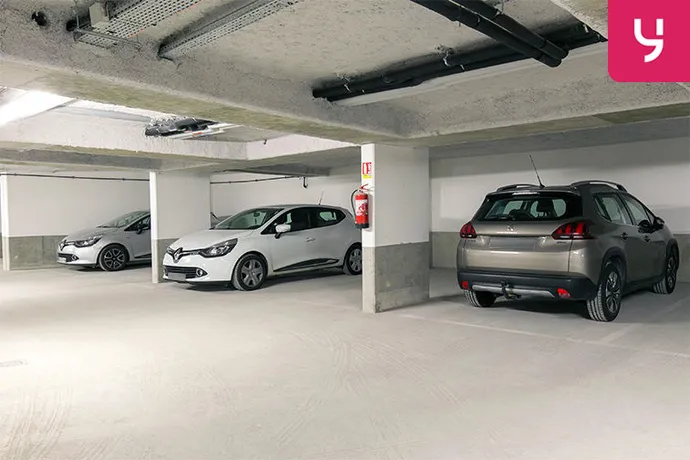 location parking paris 12
