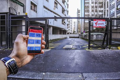 Parking Buttes Chaumont - Est - Paris 19