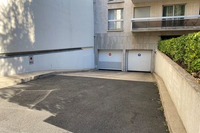 Parking Métro Mairie d'Issy - rue Hoche - Issy les Moulineaux