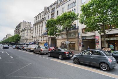 Vignette parking Métro Liberté - rue de Paris - Charenton le Pont